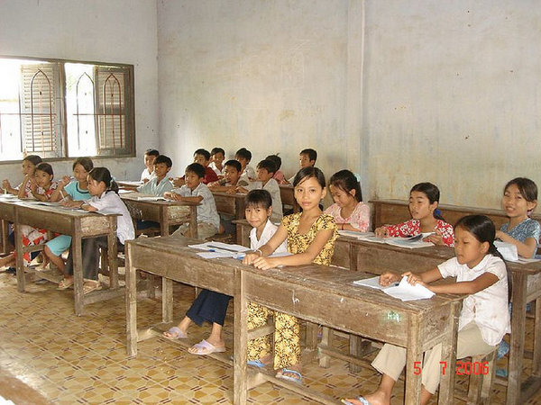 vietnamese school children
